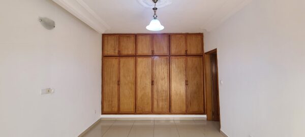 Appartement haut - standing à louer à BASTOS YAOUNDE – Image 11