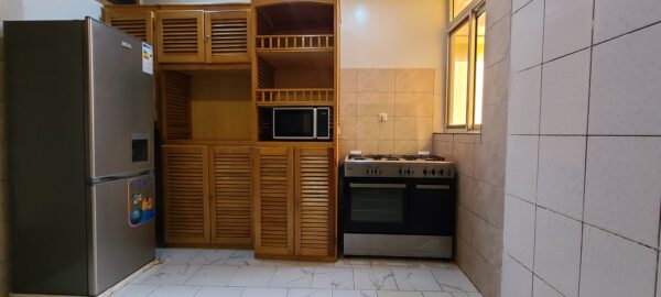 Appartement meublé haut-standing  à louer à Bastos-Yaoundé – Image 11