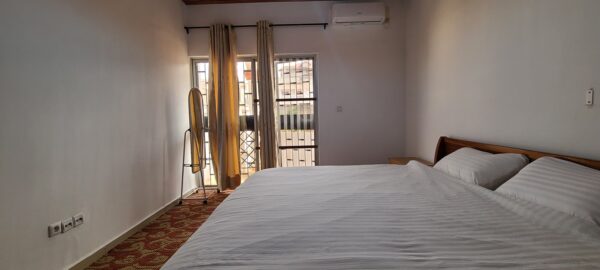 Appartement meublé haut-standing  à louer à Bastos-Yaoundé – Image 18