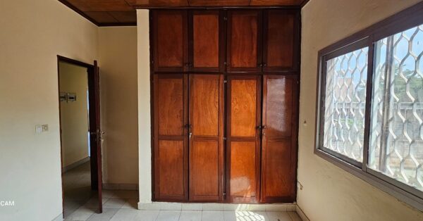 Appartement moderne à louer à Yaoundé, Fouda – Image 4