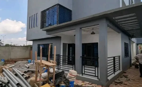 DUPLEX MODERNE À LOUER — OLEMBÉ, YAOUNDÉ