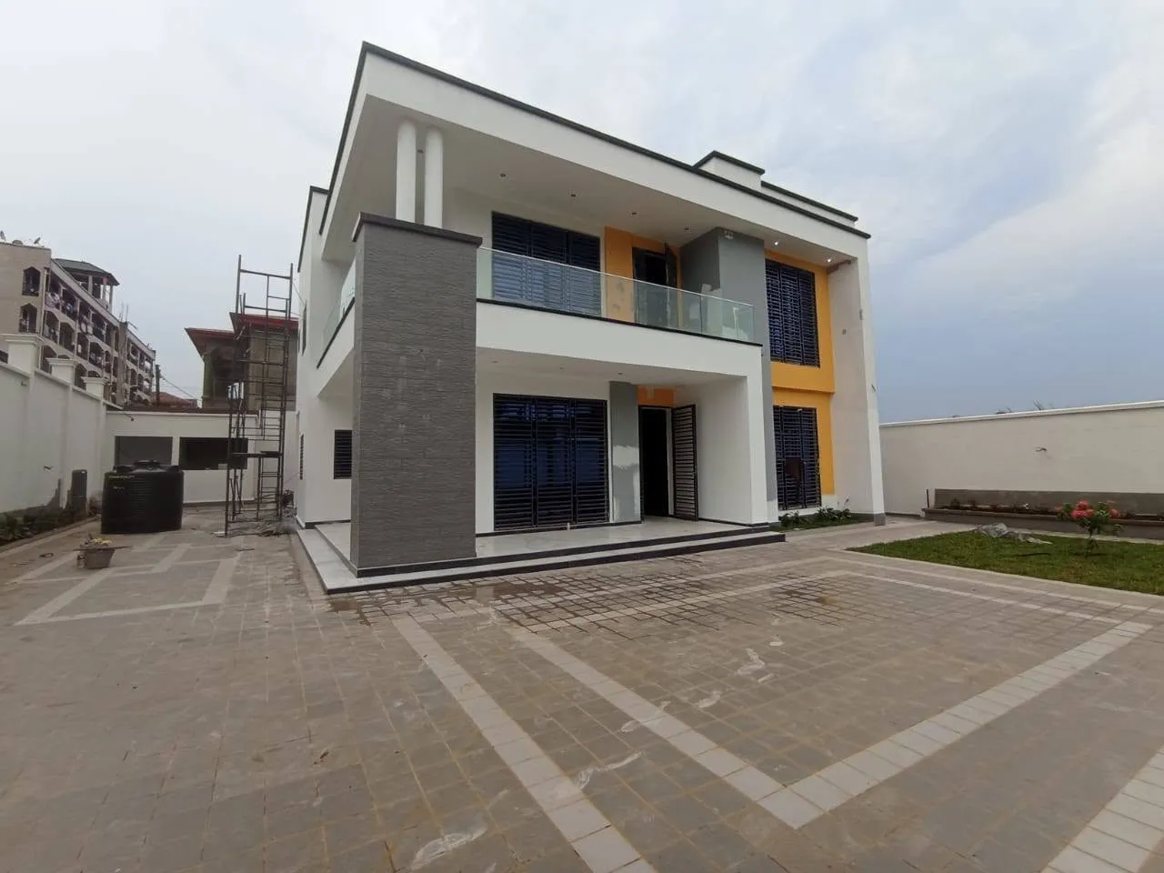 DUPLEX ULTRA MODERNE À LOUER À EMANA YAOUNDE