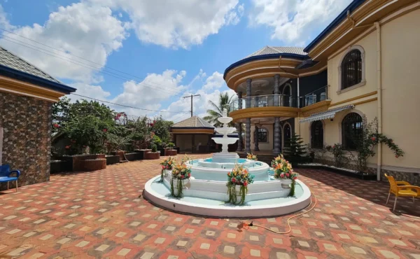 DUPLEX ULTRA HAUT STANDING À VENDRE  À ODZA BORNE 10 TOUTOULI YAOUNDE