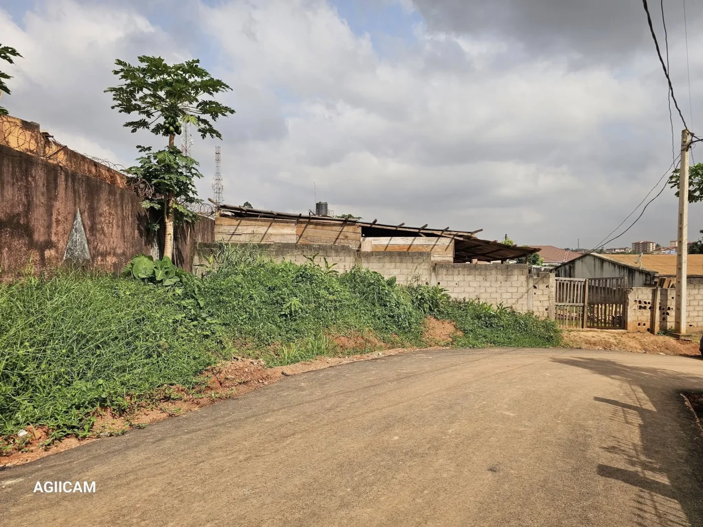 Terrain titré à vendre À BORNE 10 ODZA YAOUNDE