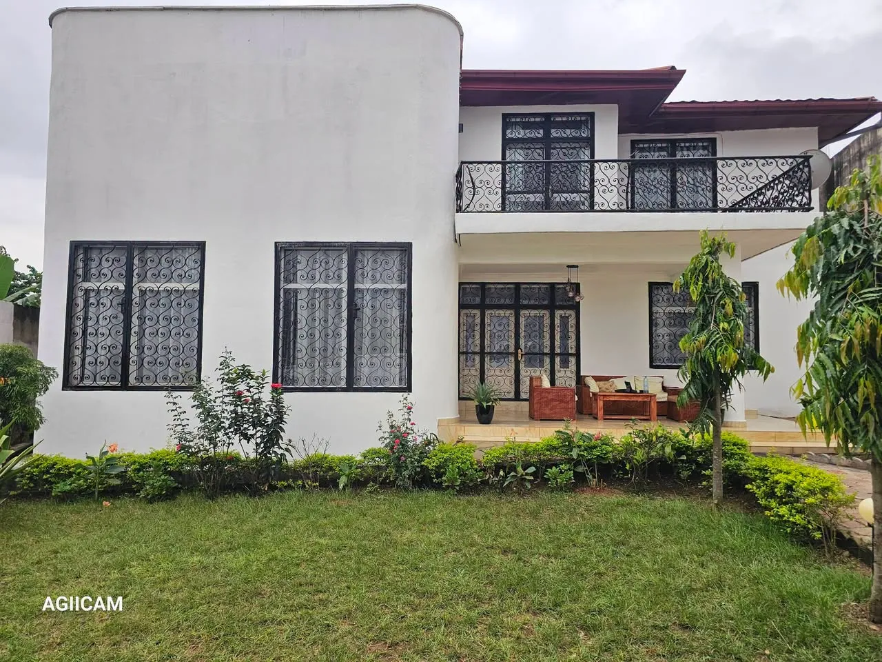 MAGNIFIQUE DUPLEX STYLE EUROPÉEN À VENDRE  À NKOABANG