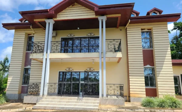 Joli duplex à vendre à Awae village
