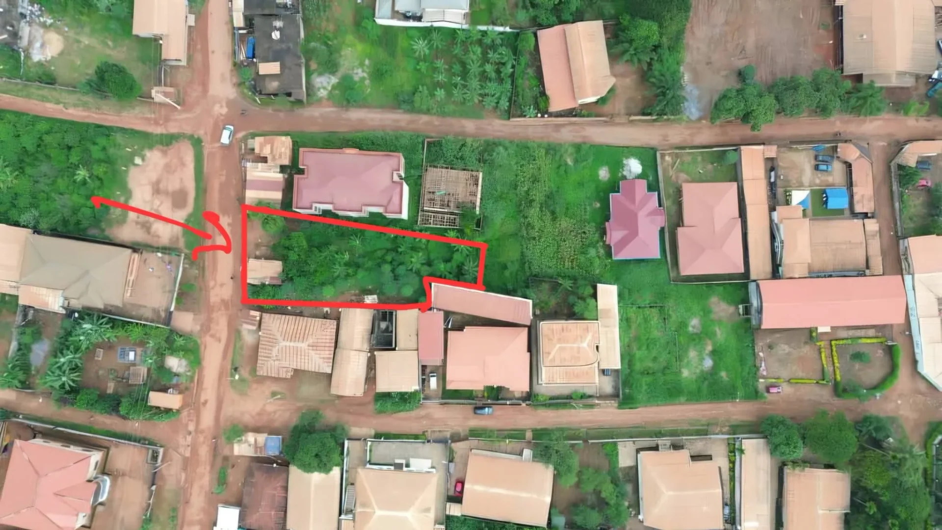 TERRAIN DE 892 M² À LOUER à NKOLANGA MARIE ALBERT après Awae Escalier  YAOUNDÉ